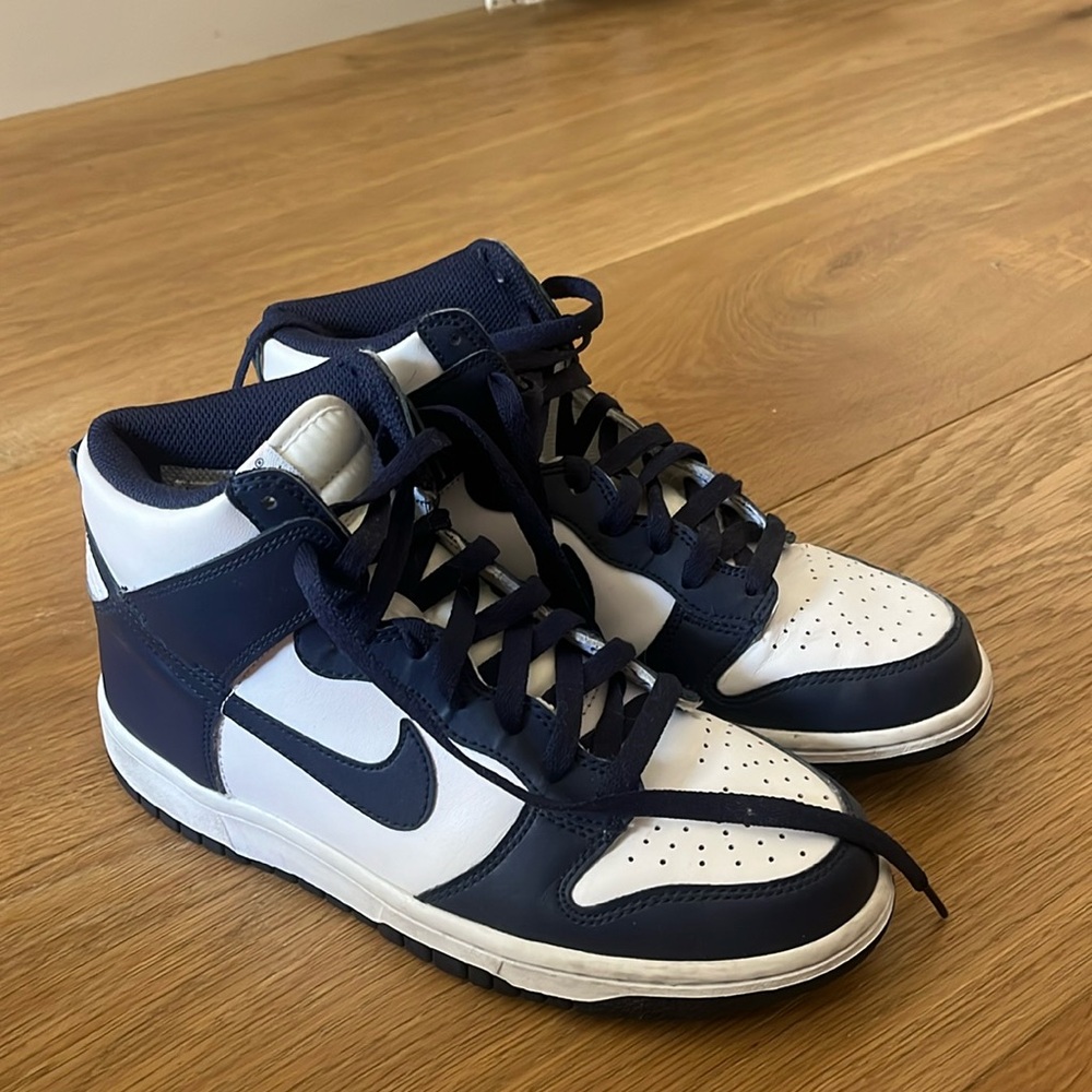 Nike dunks high top